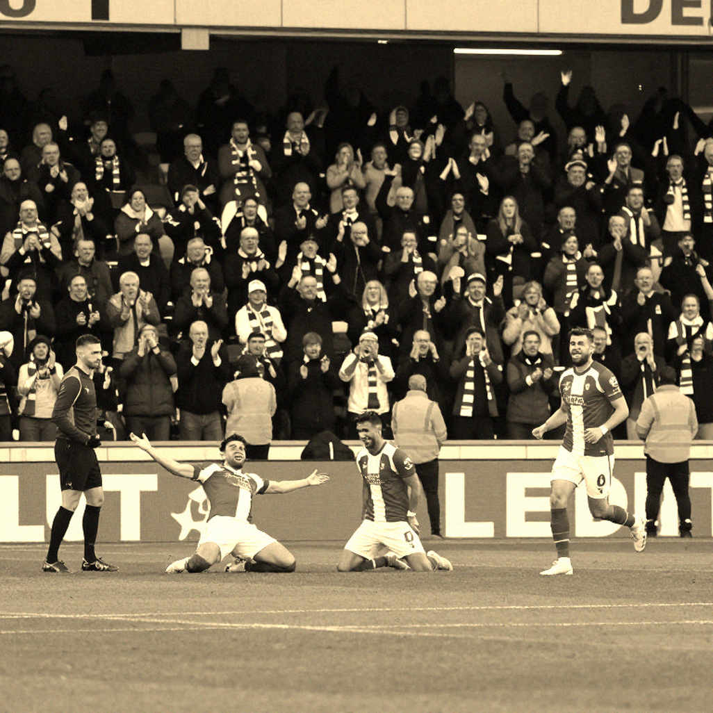 Arteta gọi đó là 'bài học lớn', nhưng Arsenal đã thua bằng đúng thứ họ coi là bất khả xâm phạm