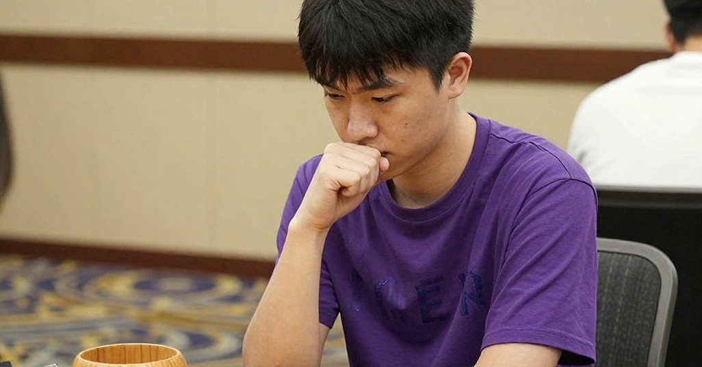 Gukesh và Sindarov: Carlsen chỉ ra kẻ yếu thế nhưng lại là người có trần cao hơn Gukesh và Sindarov: Carlsen chỉ ra kẻ yếu thế nhưng lại là người có trần cao hơn