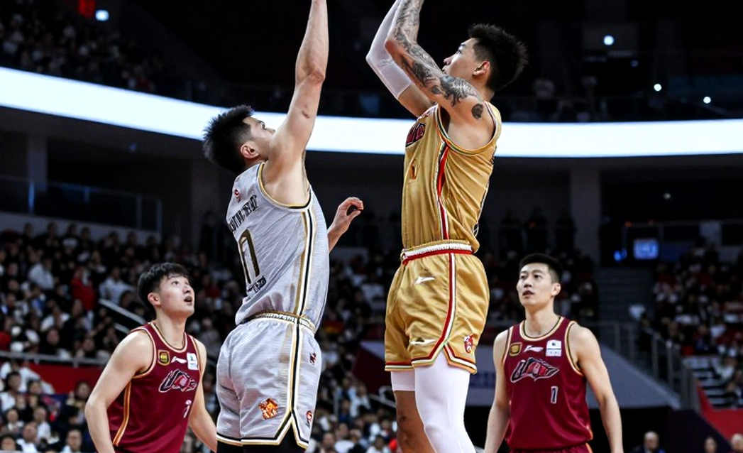 Khi ngón tay cái lướt nhanh hơn trái bóng: Hành trình đưa esports Việt vươn ra thế giới từ màn hình di động